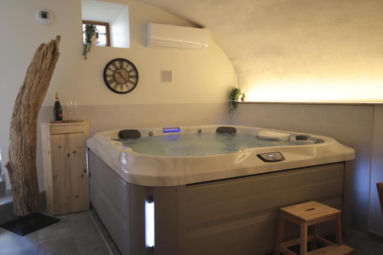 Gite De Charme Haut De Gamme Avec Jacuzzi Et Sauna Privatifs Donzère Zewnętrze zdjęcie