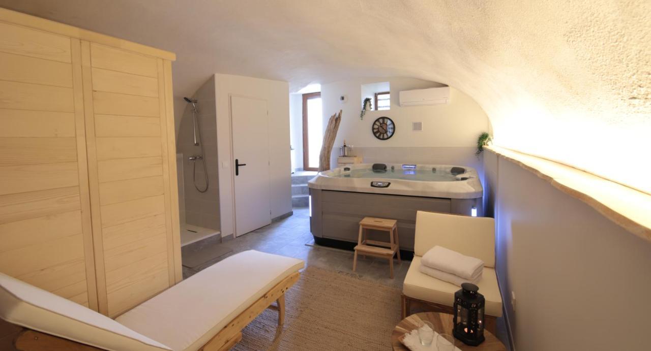 Gite De Charme Haut De Gamme Avec Jacuzzi Et Sauna Privatifs Donzère Zewnętrze zdjęcie
